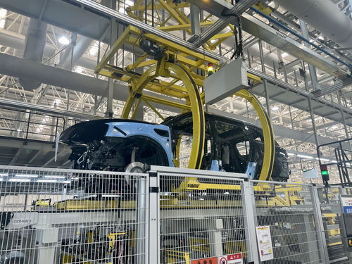 高質(zhì)量發(fā)展調(diào)研行丨重慶賽力斯超級(jí)工廠 30秒下線一輛新能源汽車的技術(shù)開發(fā)奇跡